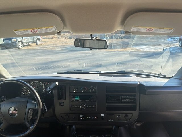 2022 GMC Savana Cutaway 3500 Gas