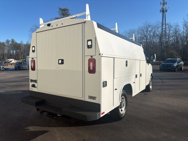 2022 GMC Savana Cutaway 3500 Gas