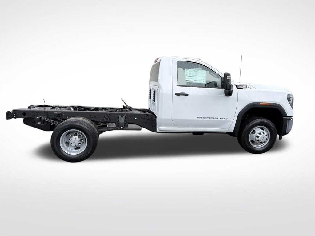 2026 GMC Sierra 3500 HD Chassis Cab Pro
