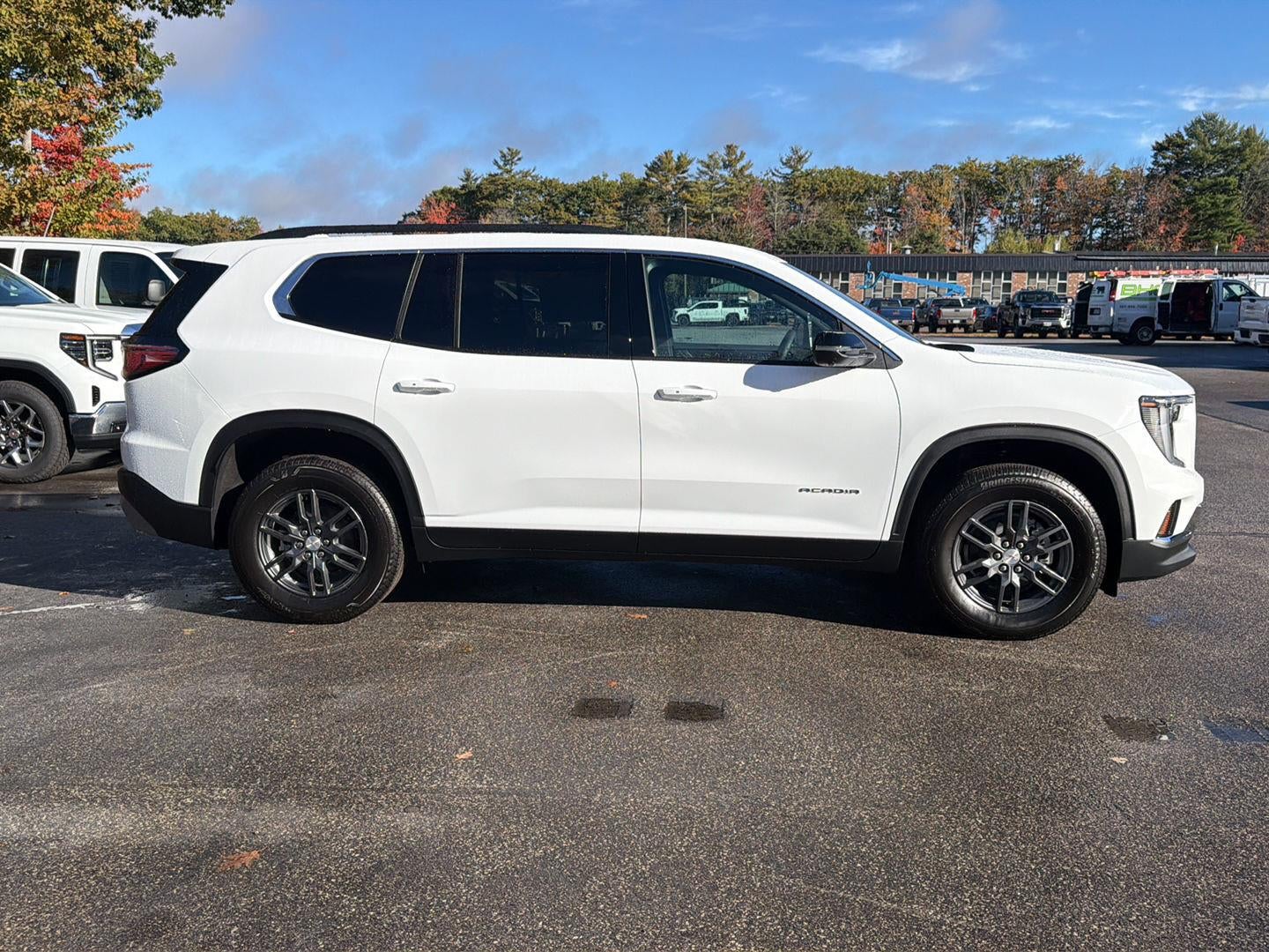2027 GMC Acadia Elevation