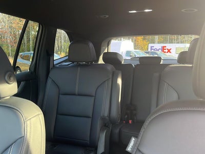 2024 GMC Acadia Elevation