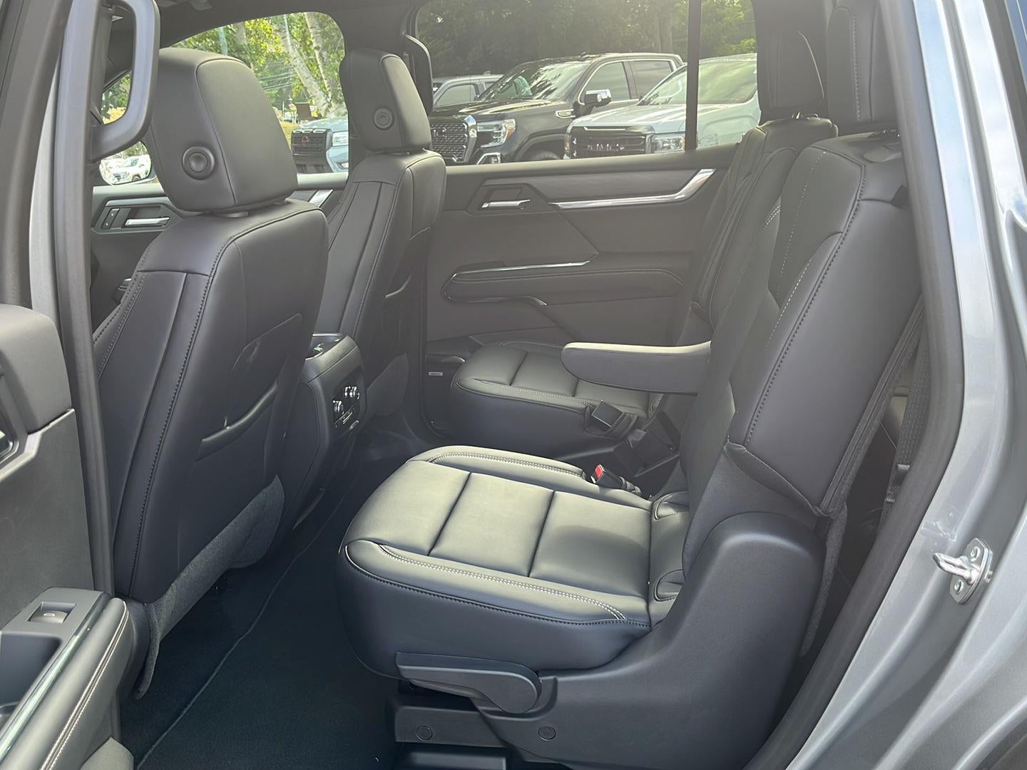 2026 GMC Acadia Elevation - Photo 13