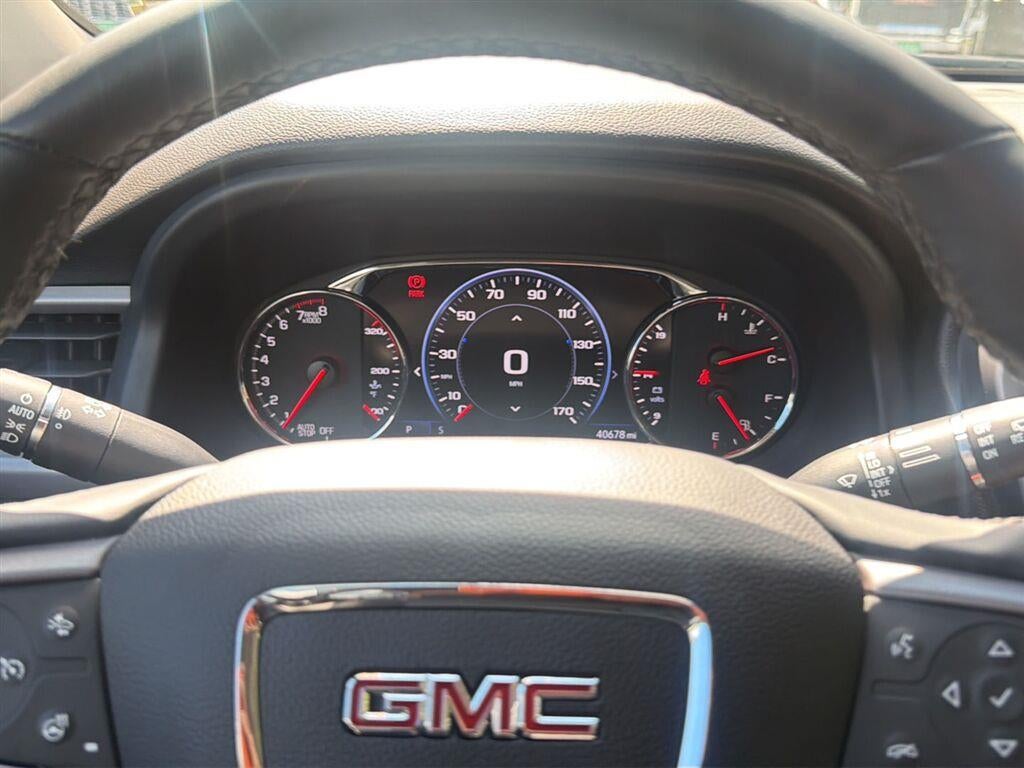 2023 GMC Acadia AT4