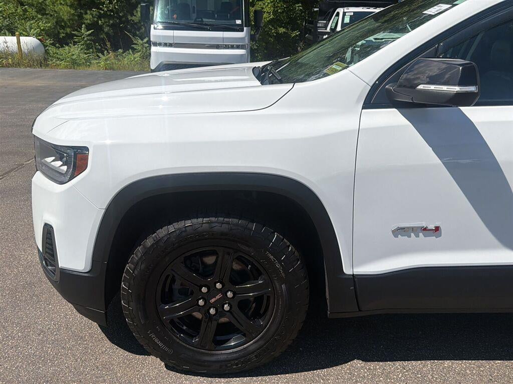 2023 GMC Acadia AT4