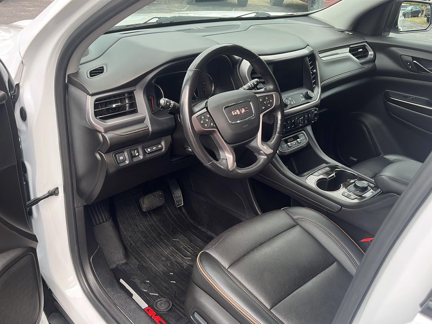 2022 GMC Acadia AT4