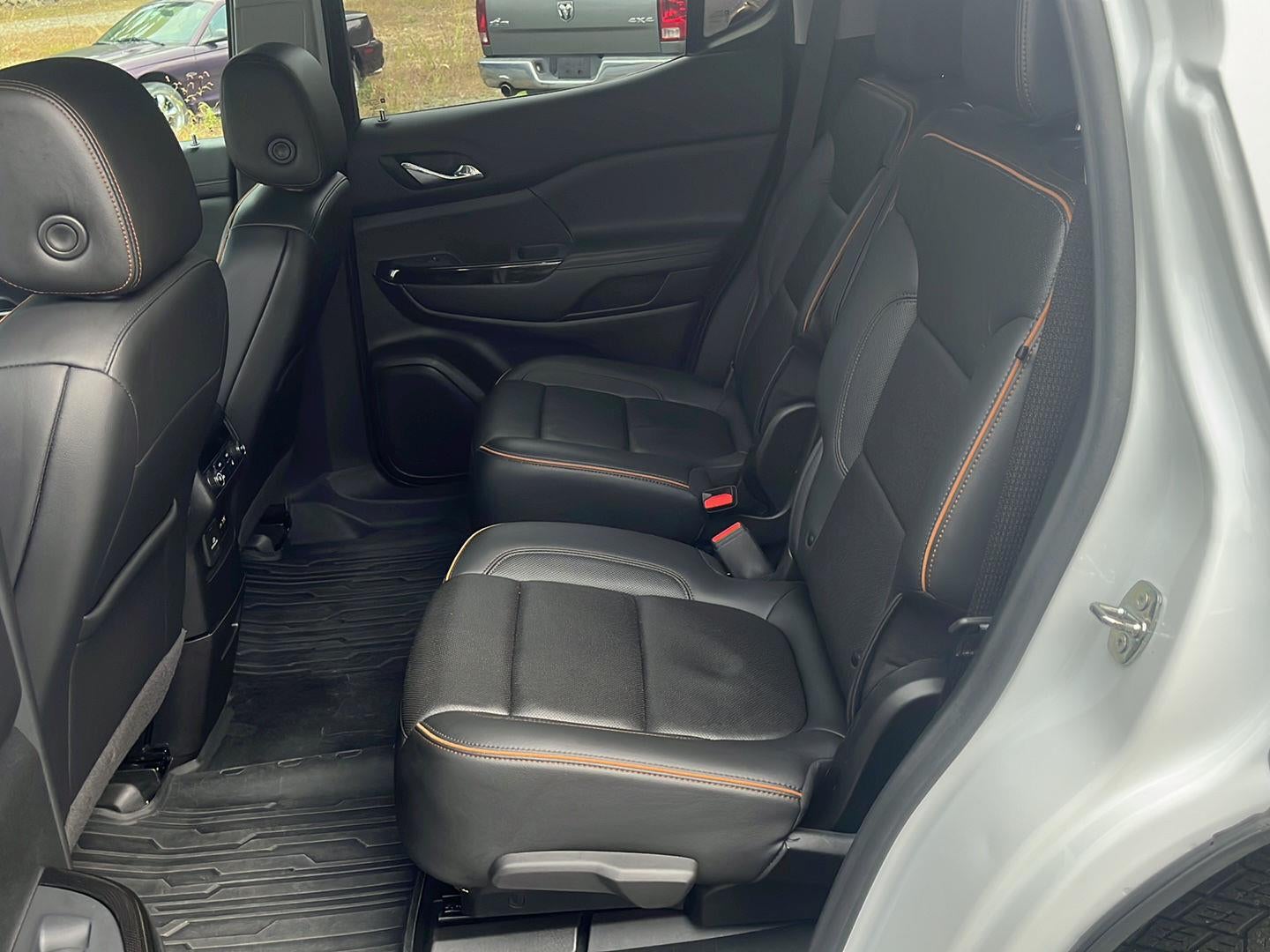 2022 GMC Acadia AT4