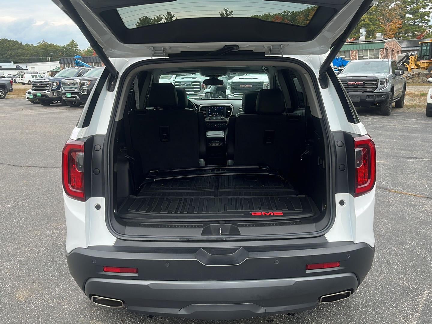 2022 GMC Acadia AT4