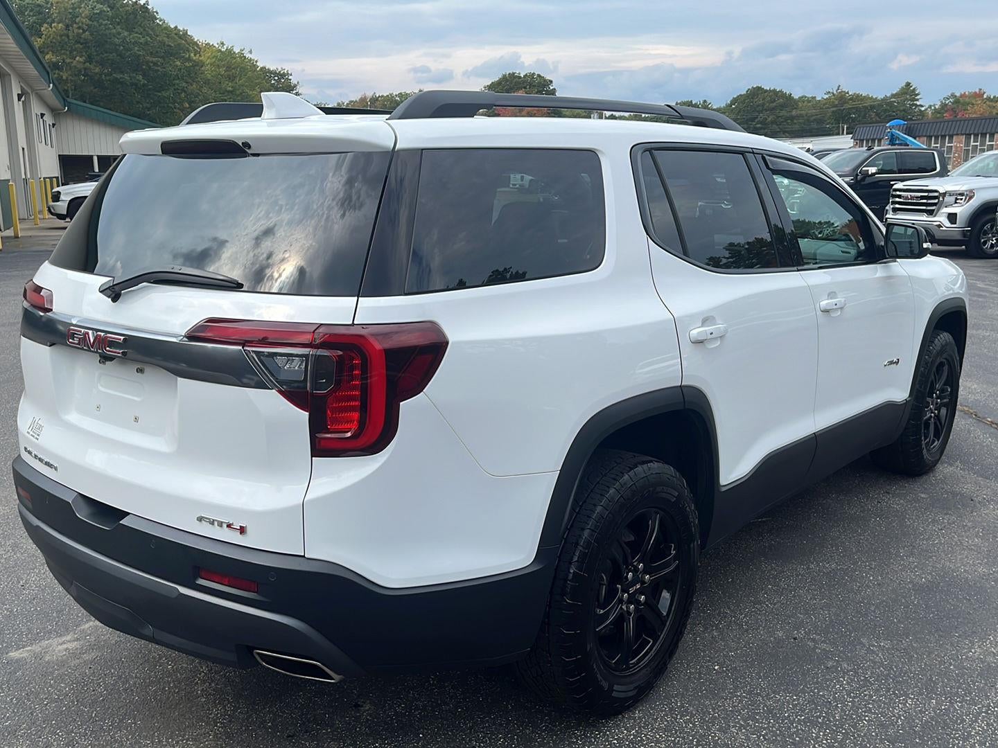 2022 GMC Acadia AT4