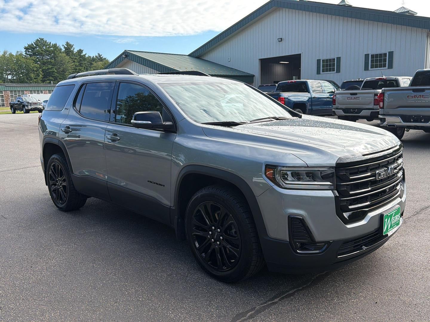 2023 GMC Acadia SLT