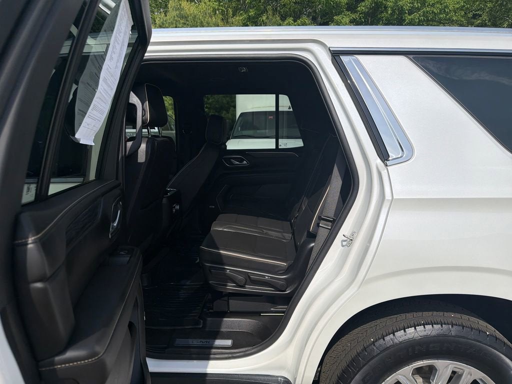 2023 GMC Yukon SLT