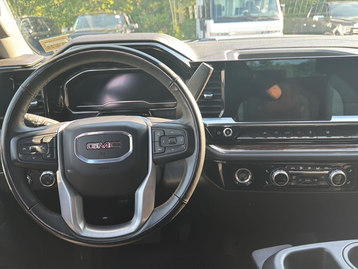 2024 GMC Sierra 1500 SLE
