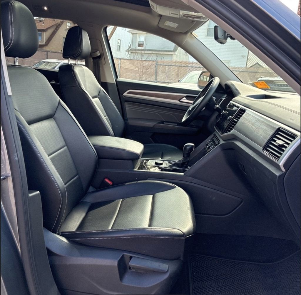 2022 Volkswagen Atlas 3.6L V6 SE w/Technology