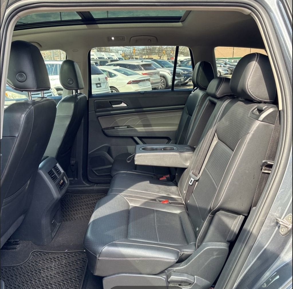 2022 Volkswagen Atlas 3.6L V6 SE w/Technology