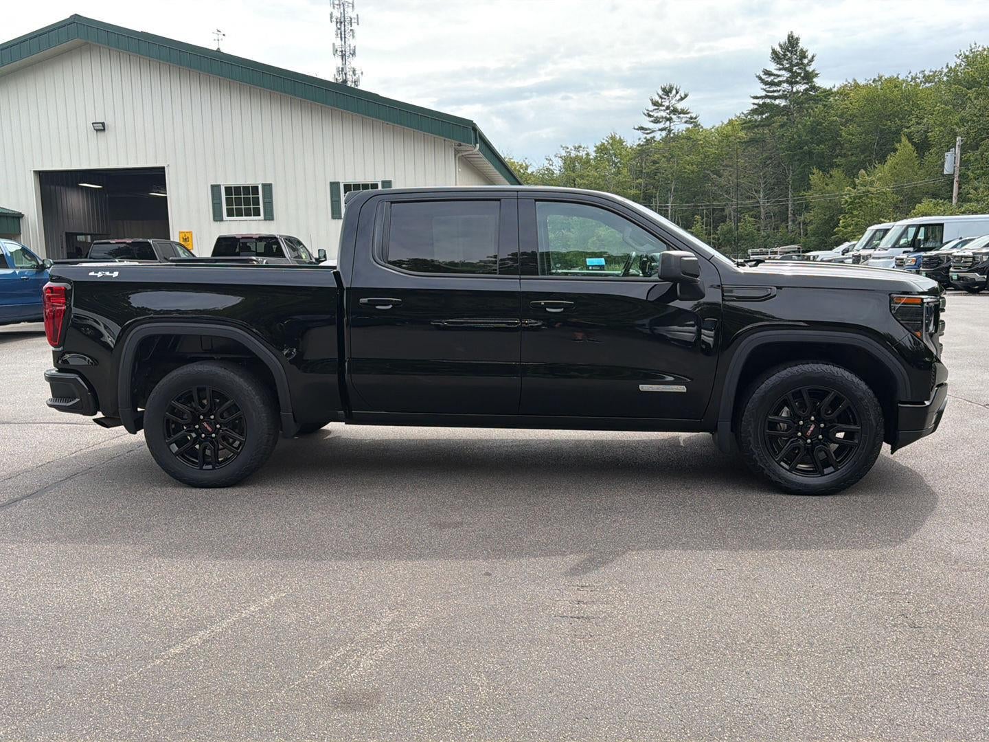 2023 GMC Sierra 1500 Elevation
