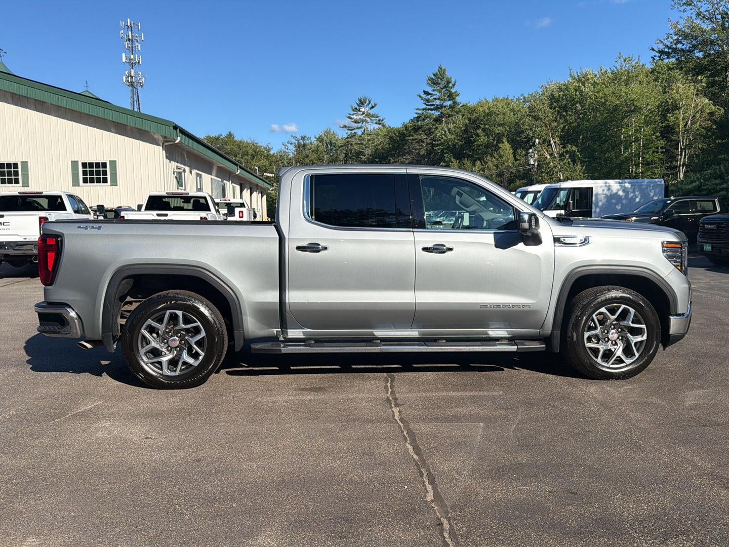 2024 GMC Sierra 1500 SLT