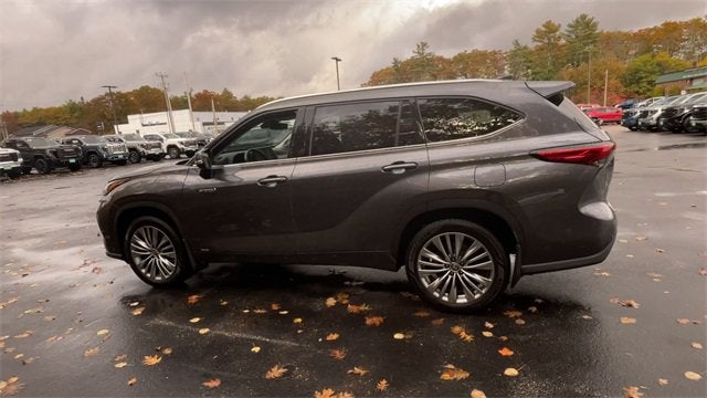 2020 Toyota Highlander Hybrid Platinum