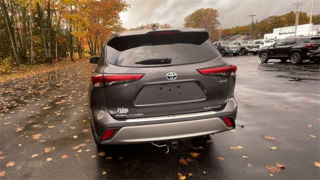 2020 Toyota Highlander Hybrid Platinum