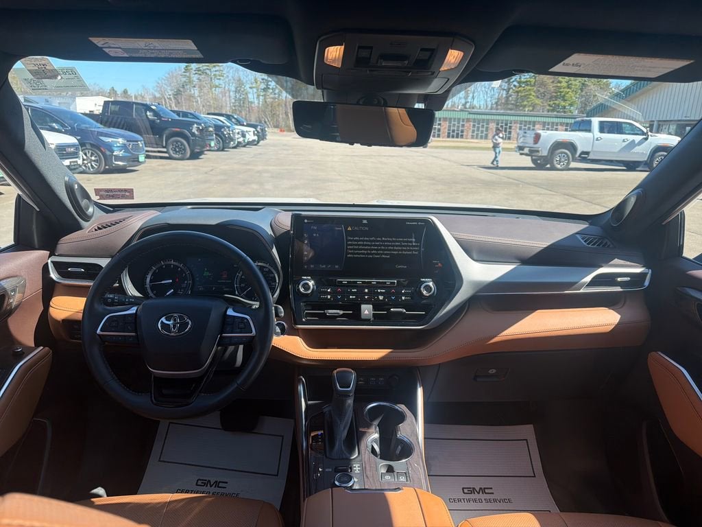 2022 Toyota Highlander Platinum