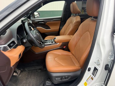 2022 Toyota Highlander Platinum