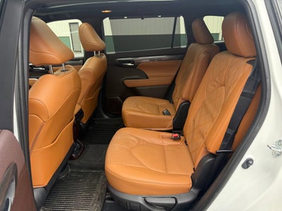 2022 Toyota Highlander Platinum