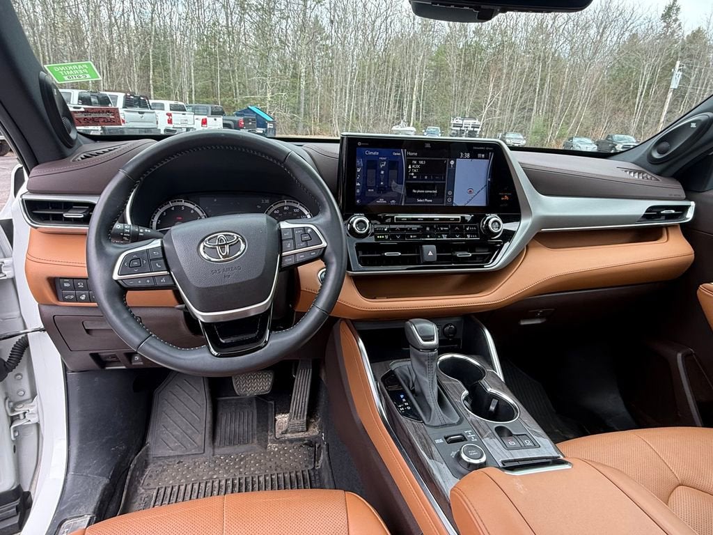 2022 Toyota Highlander Platinum