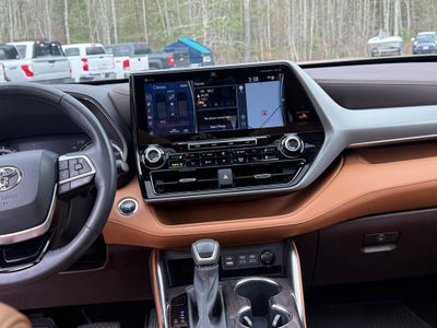 2022 Toyota Highlander Platinum