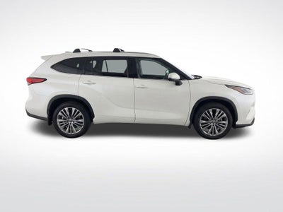 2022 Toyota Highlander Platinum