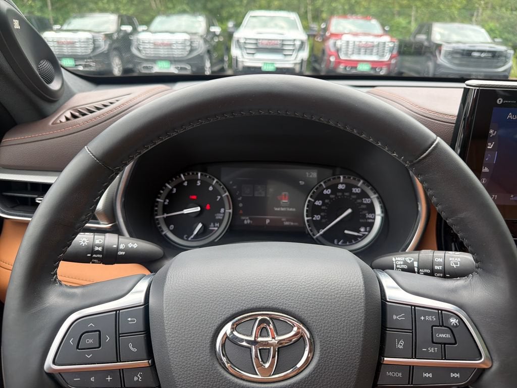 2021 Toyota Highlander Platinum