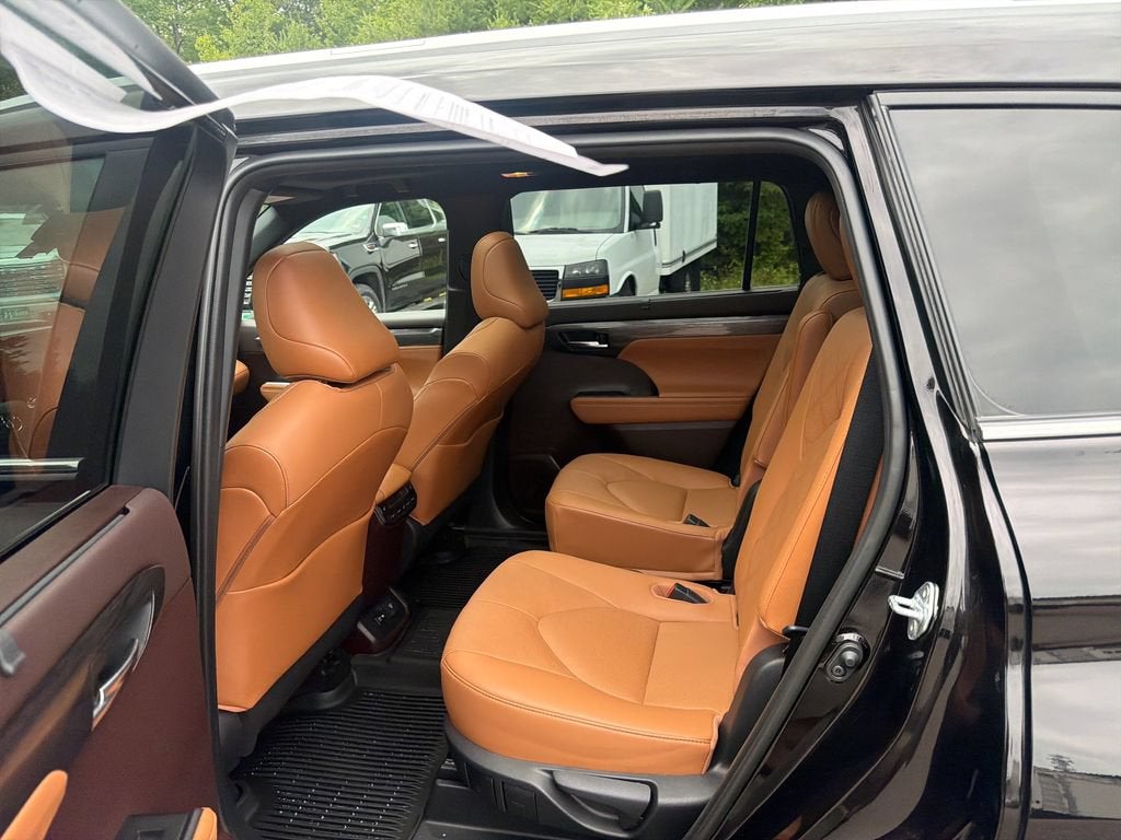 2021 Toyota Highlander Platinum