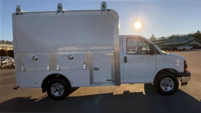 2025 GMC Savana Cutaway 3500 1WT