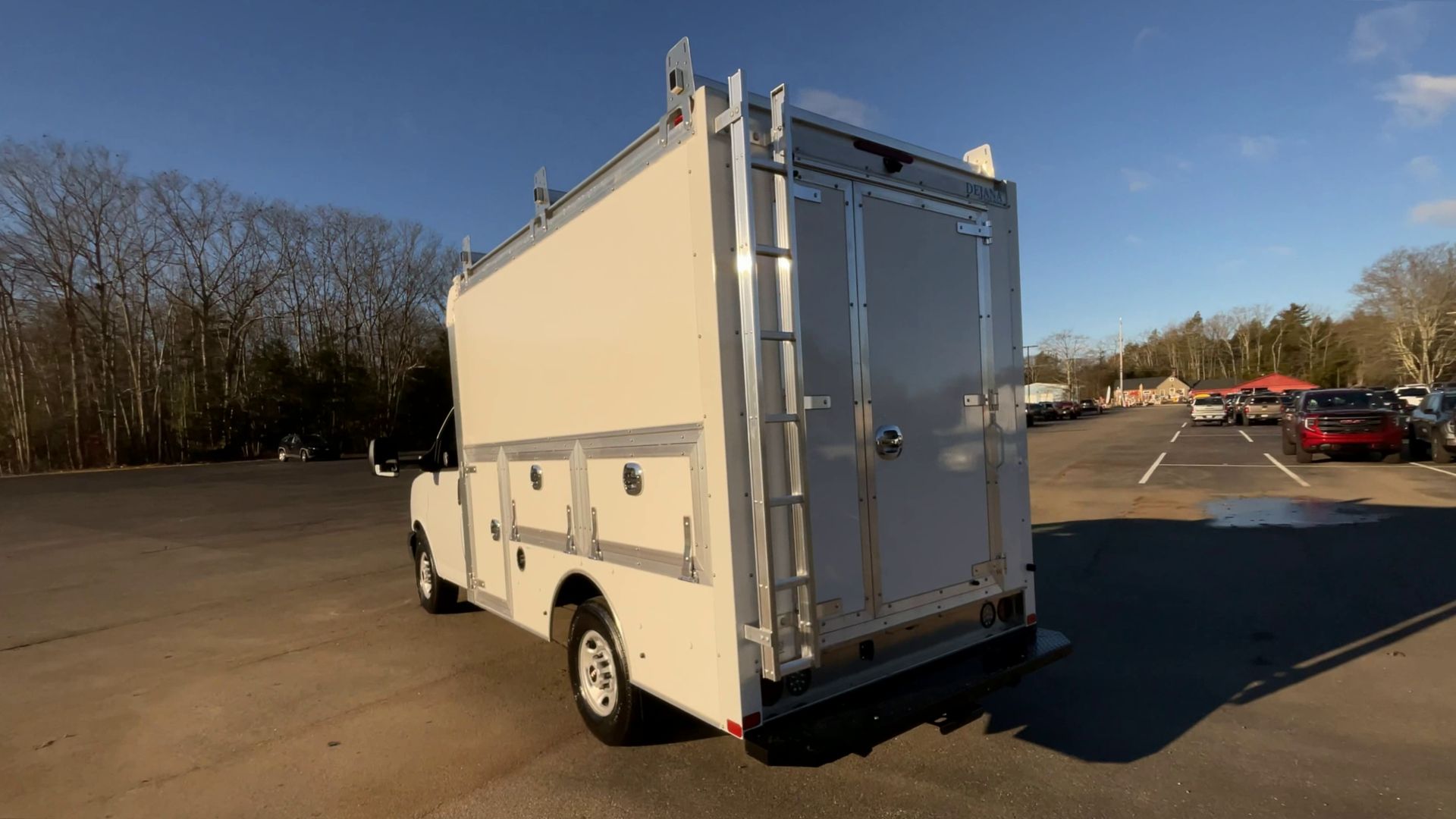 2025 GMC Savana Cutaway 3500 1WT