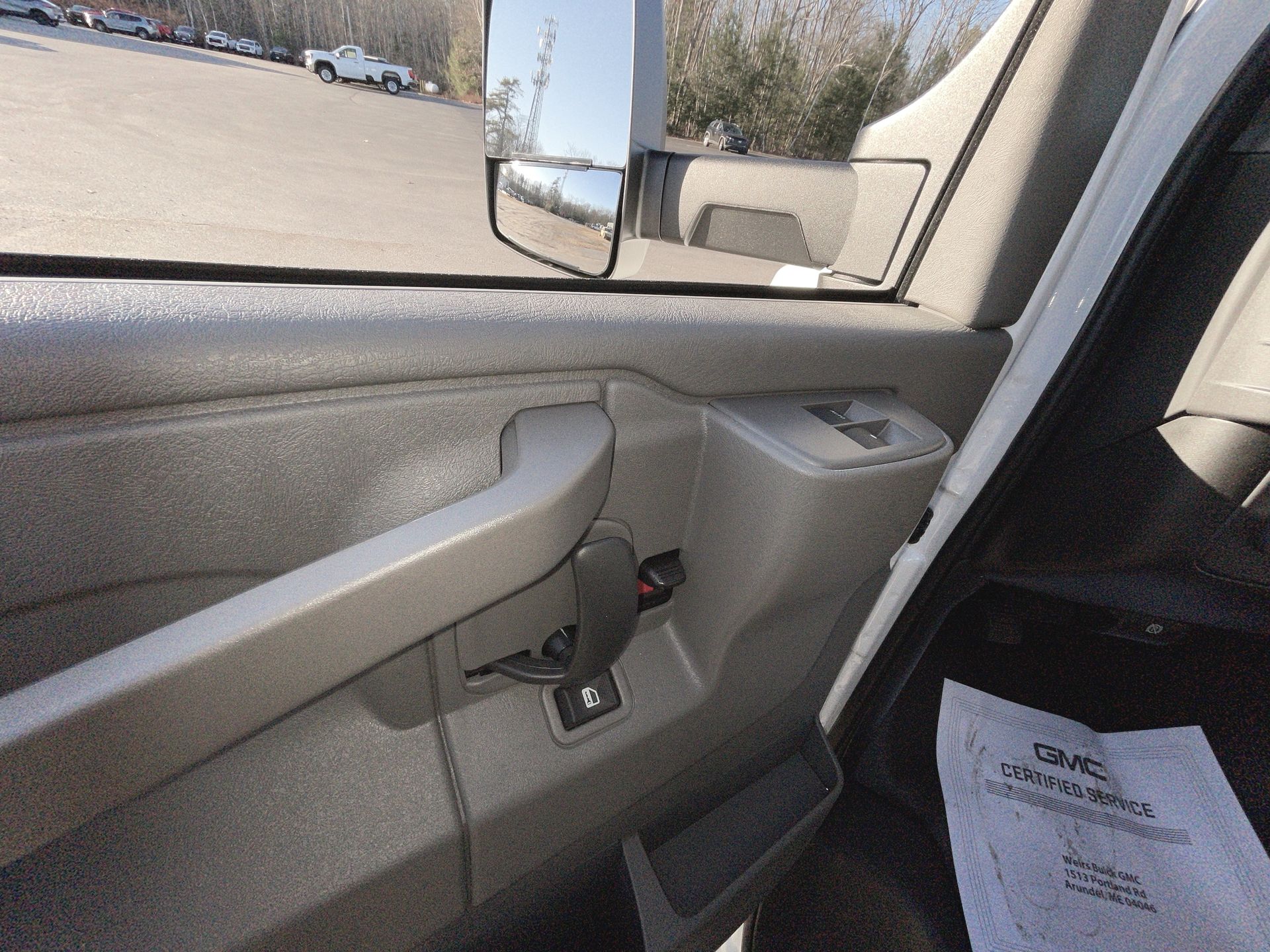 2025 GMC Savana Cutaway 3500 1WT