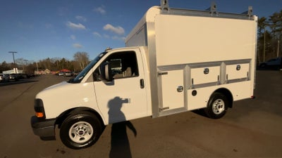2025 GMC Savana Cutaway 3500 1WT