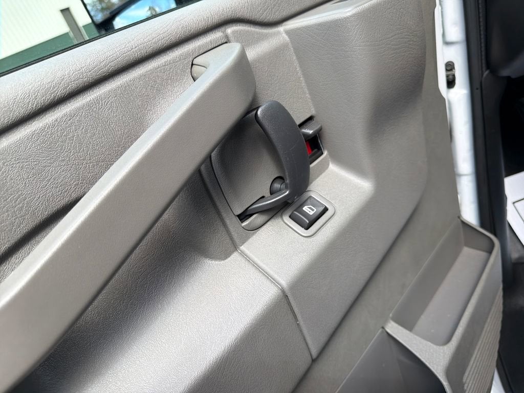 2026 GMC Savana Cutaway 3500 1WT