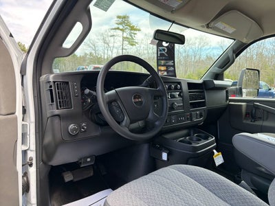 2026 GMC Savana Cutaway 3500 1WT