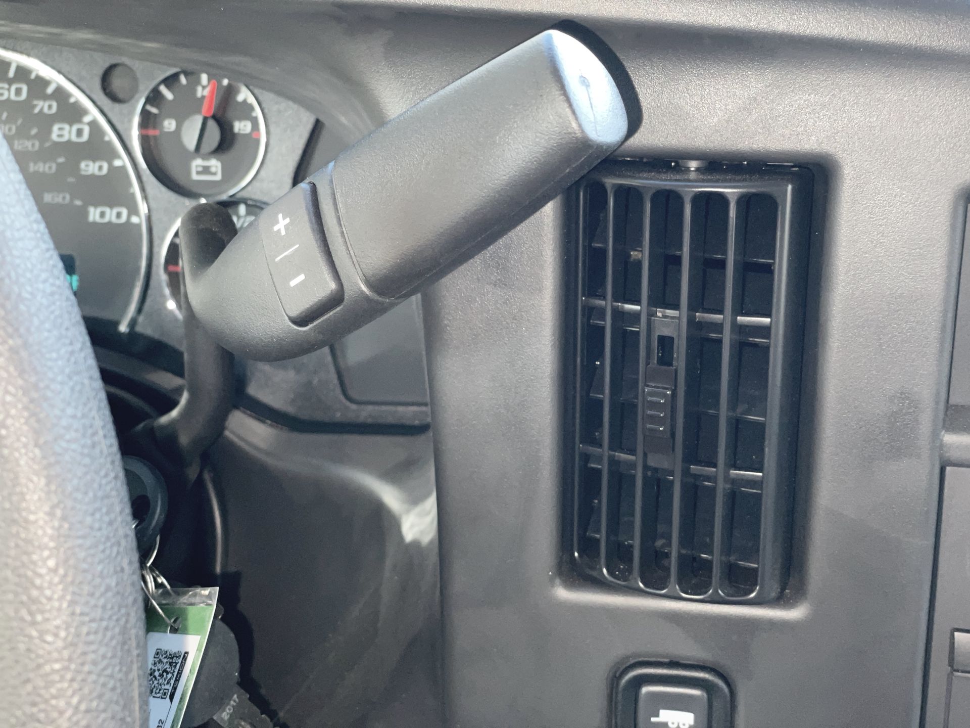 2025 GMC Savana Cutaway 3500 1WT