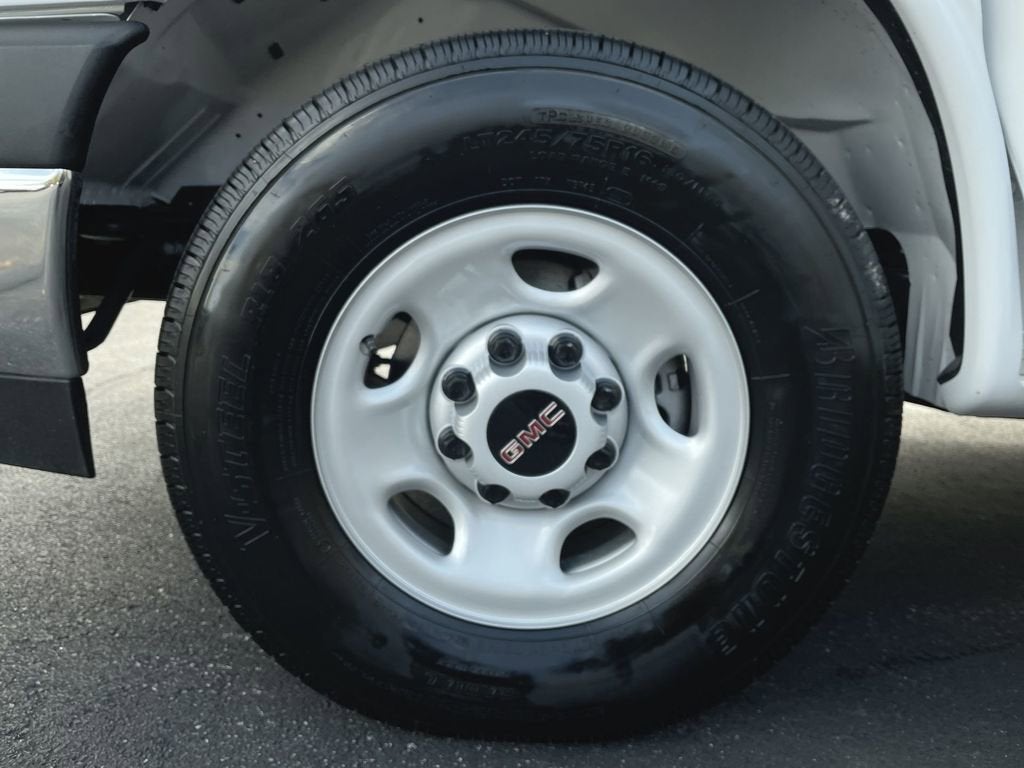 2025 GMC Savana Cutaway 3500 1WT