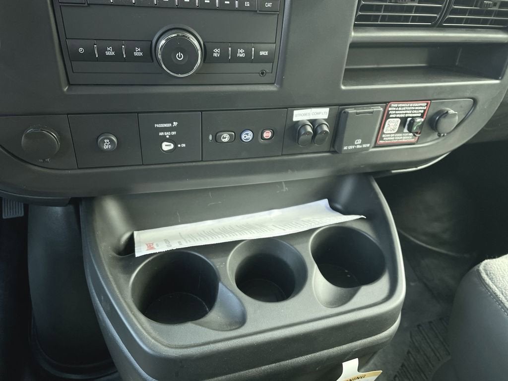 2025 GMC Savana Cutaway 3500 1WT