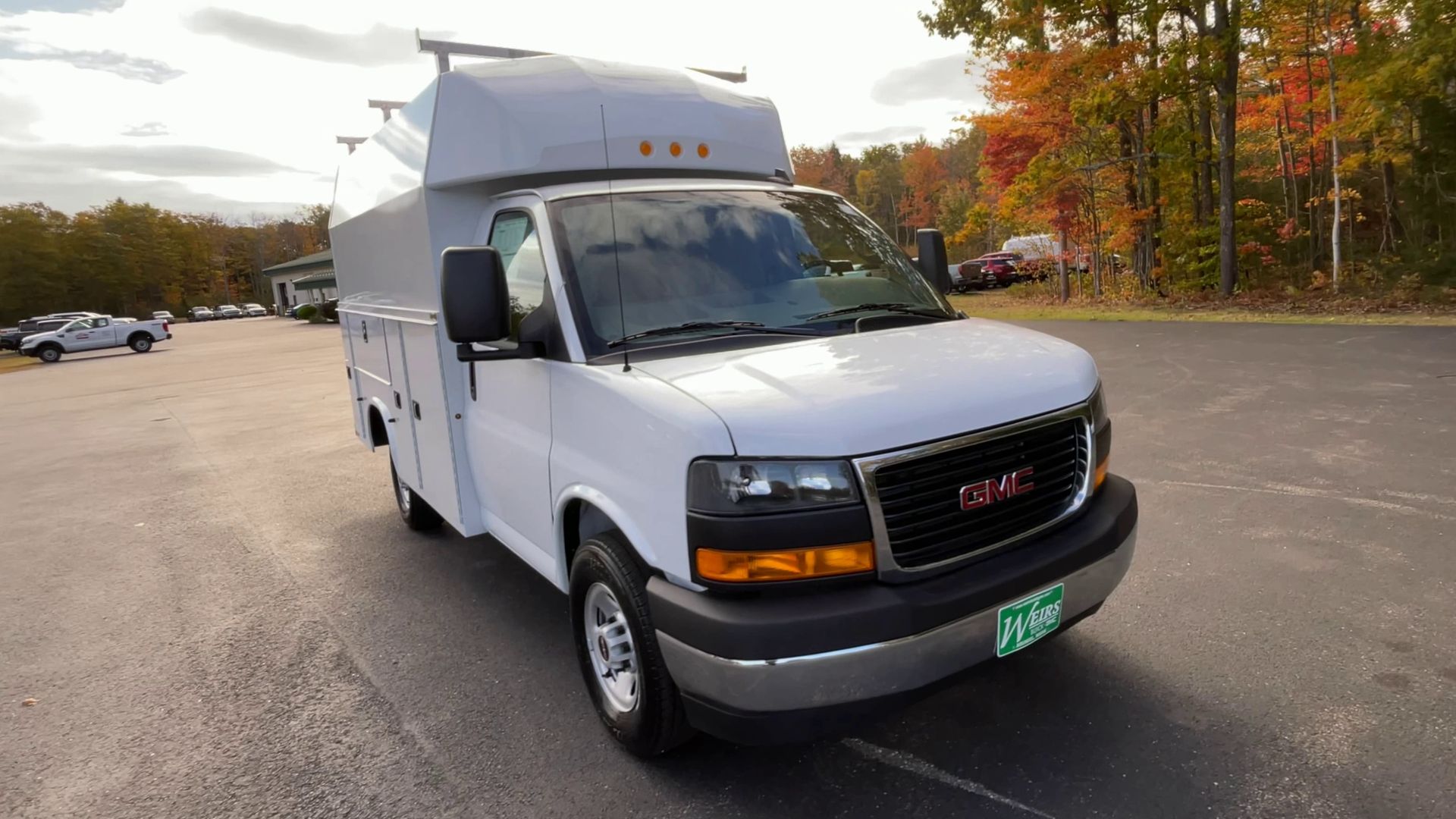 2025 GMC Savana Cutaway 3500 1WT