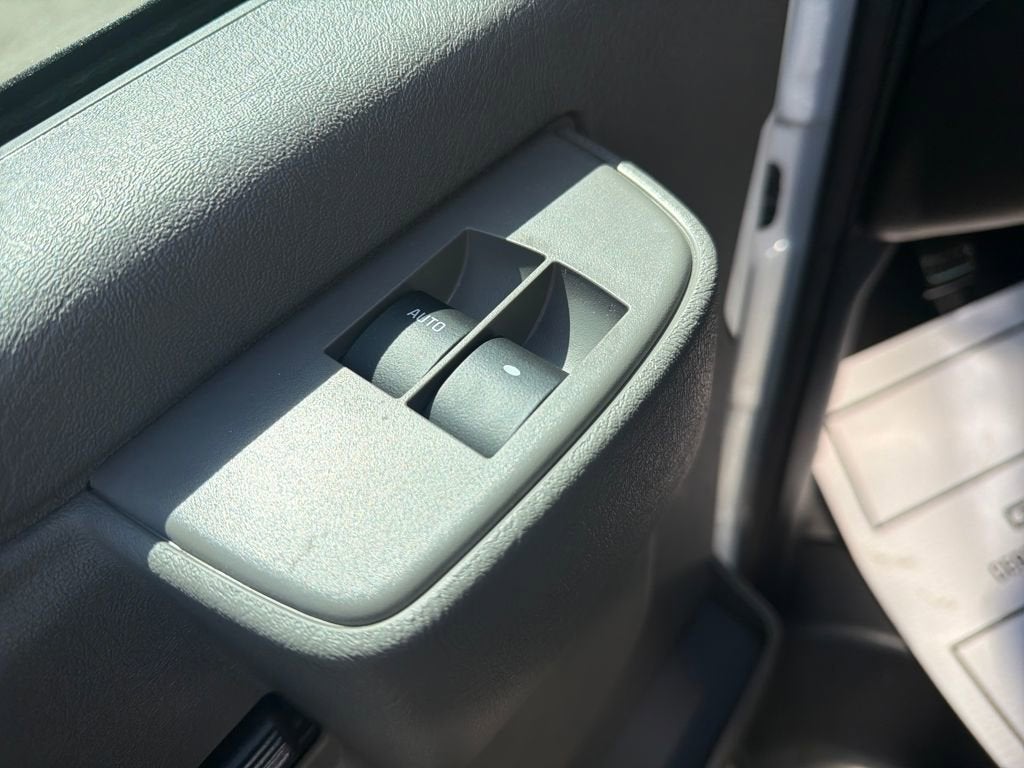 2026 GMC Savana Cutaway 3500 1WT