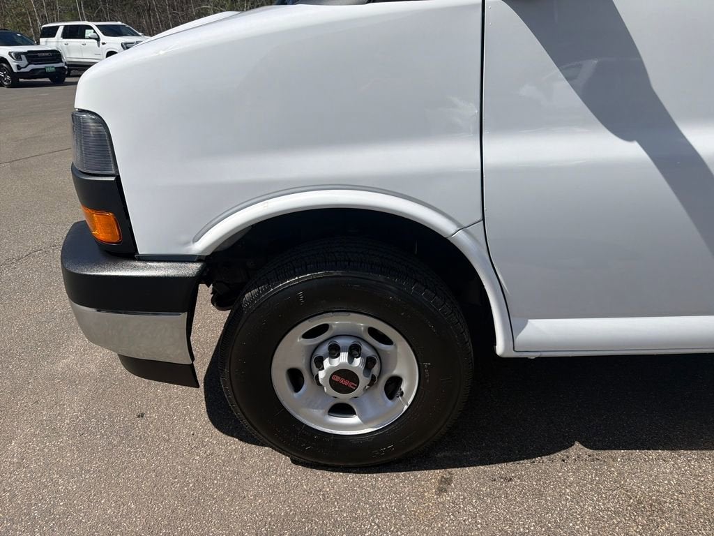 2026 GMC Savana Cutaway 3500 1WT