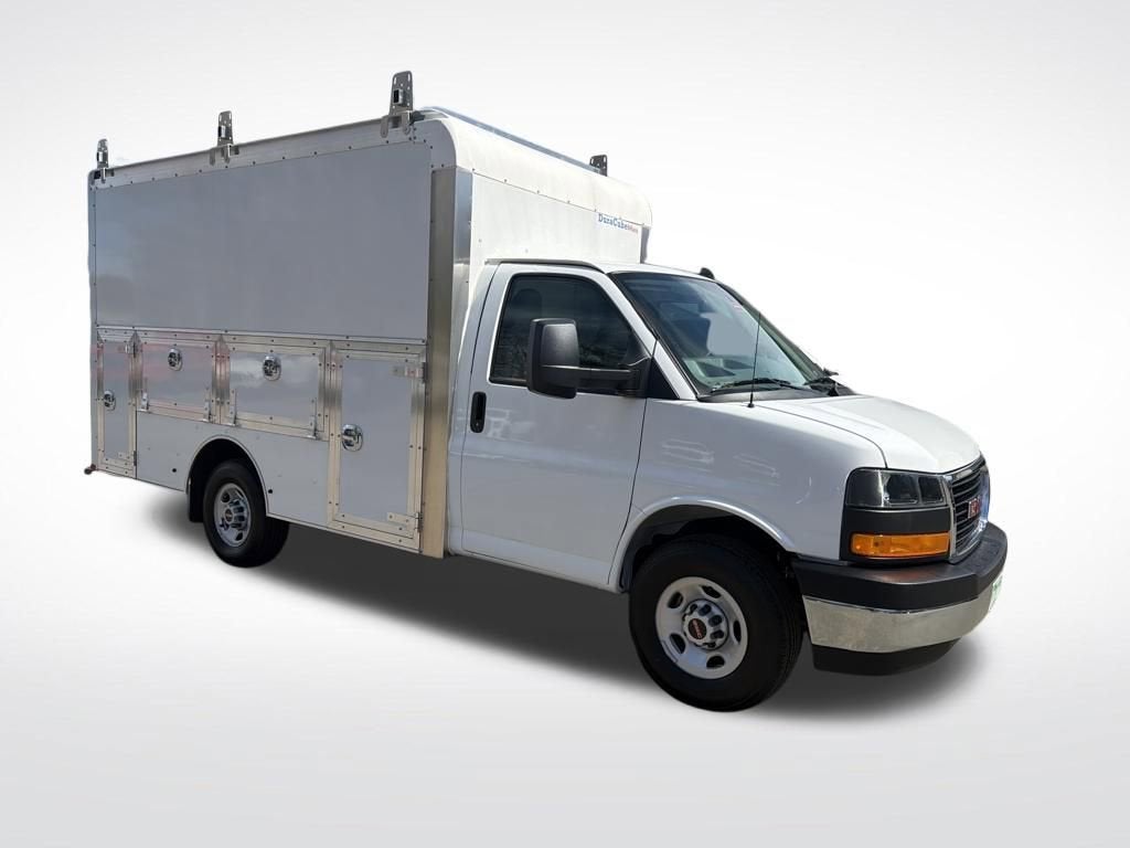 2026 GMC Savana Cutaway 3500 1WT
