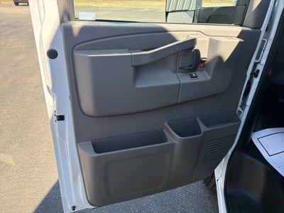 2026 GMC Savana Cutaway 3500 1WT