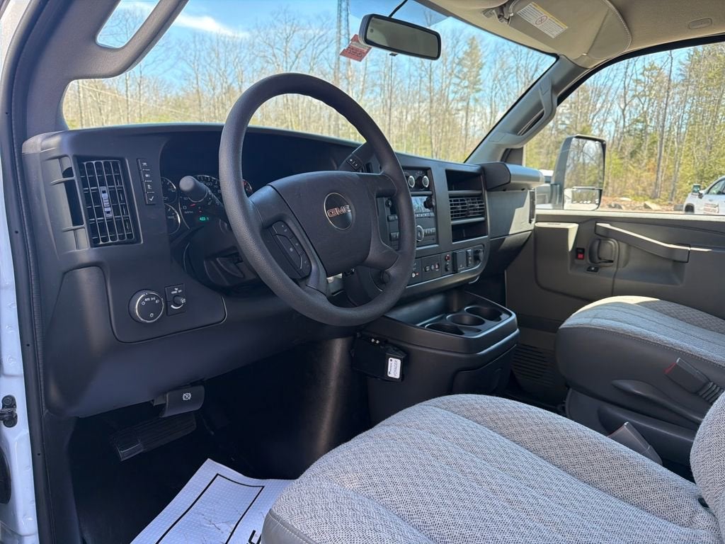 2026 GMC Savana Cutaway 3500 1WT