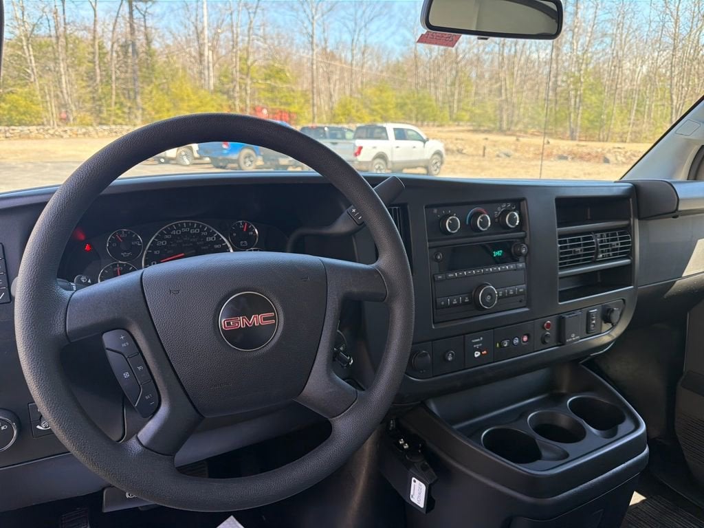 2026 GMC Savana Cutaway 3500 1WT