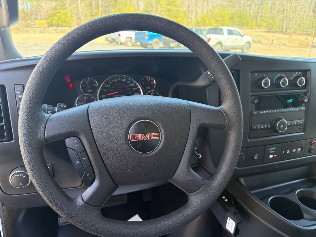 2026 GMC Savana Cutaway 3500 1WT