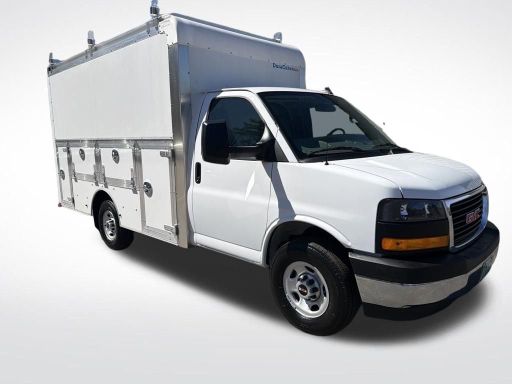 2026 GMC Savana Cutaway 3500 1WT