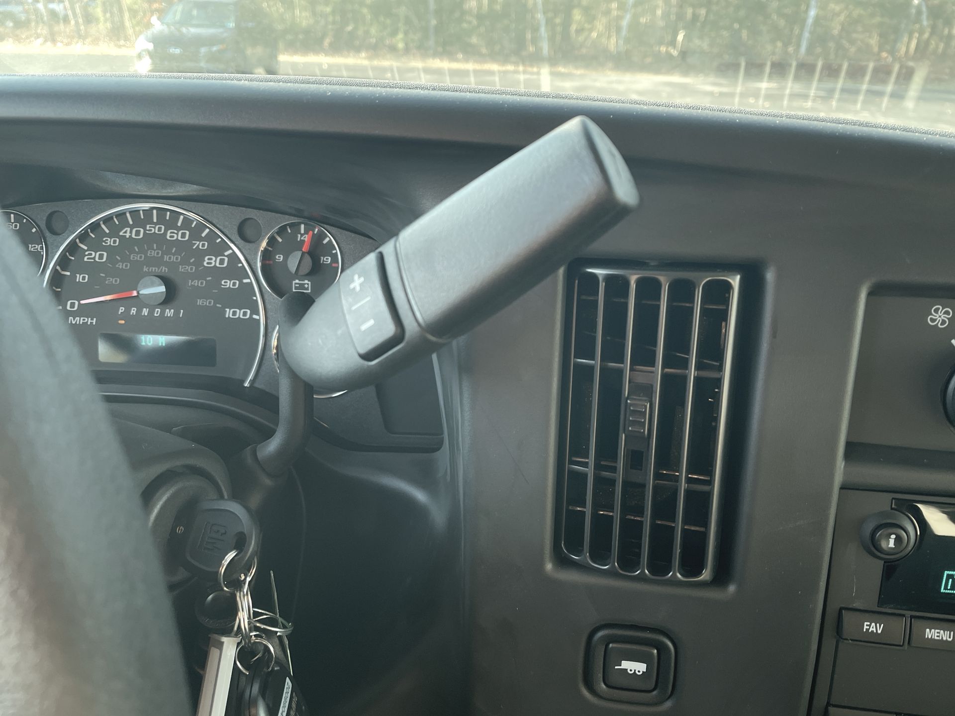 2025 GMC Savana Cutaway 3500 1WT