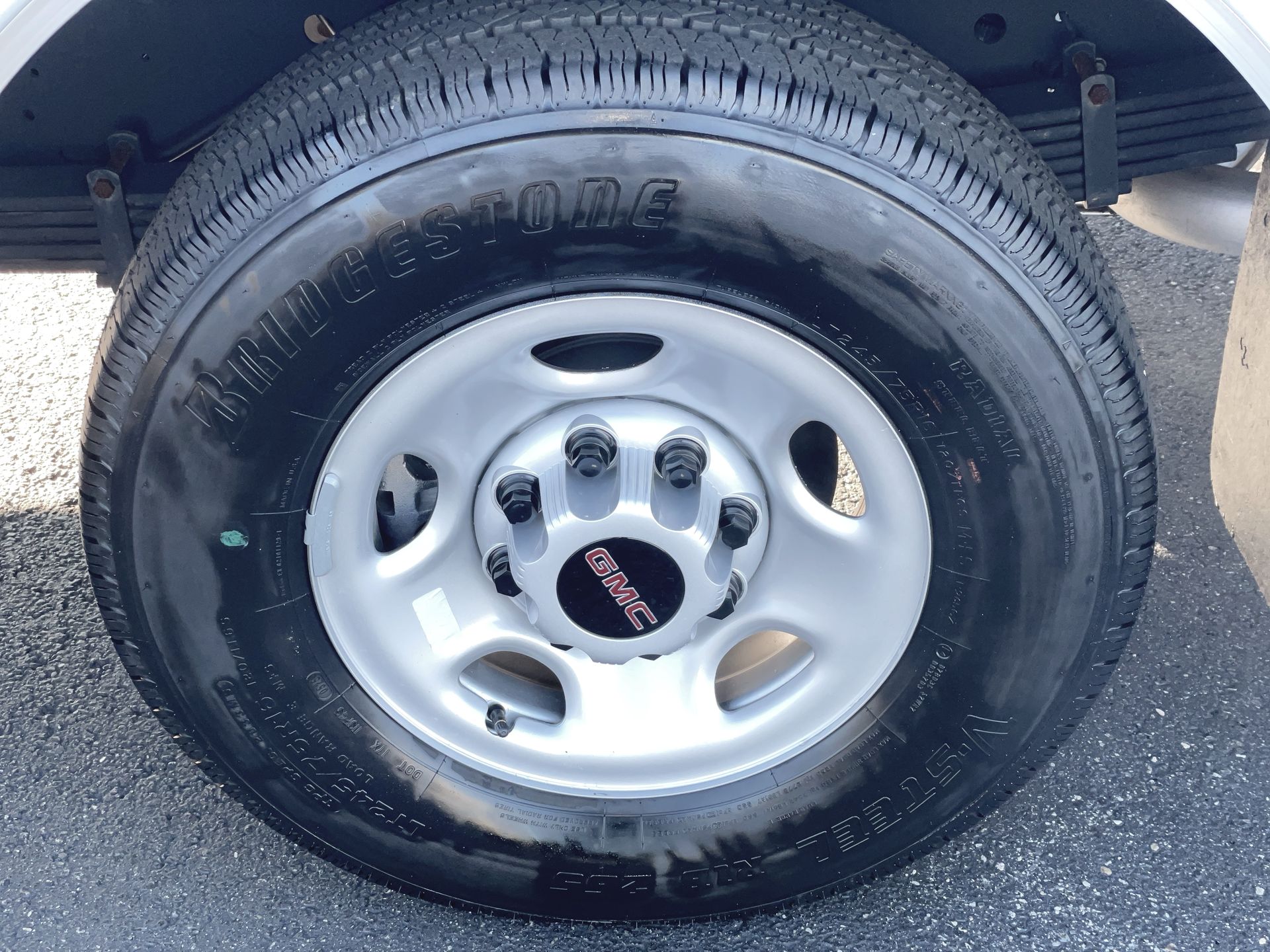 2025 GMC Savana Cutaway 3500 1WT