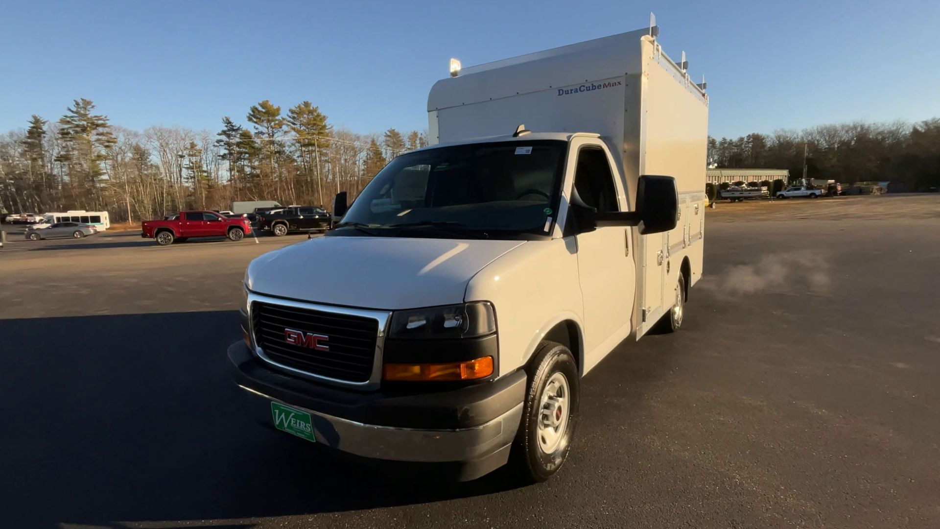2025 GMC Savana Cutaway 3500 1WT
